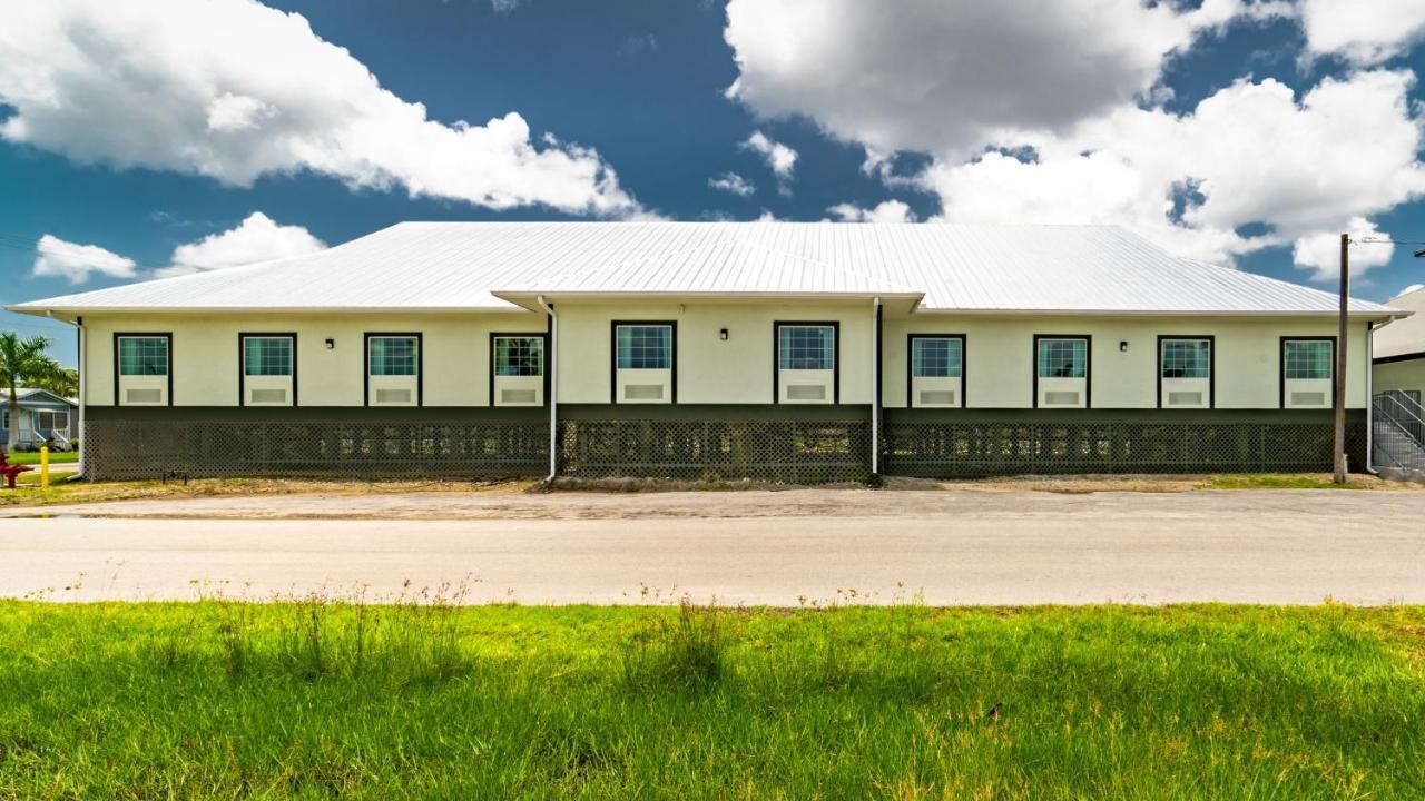 Everglades Adventures Hotel Suites By Ivey House Buitenkant foto